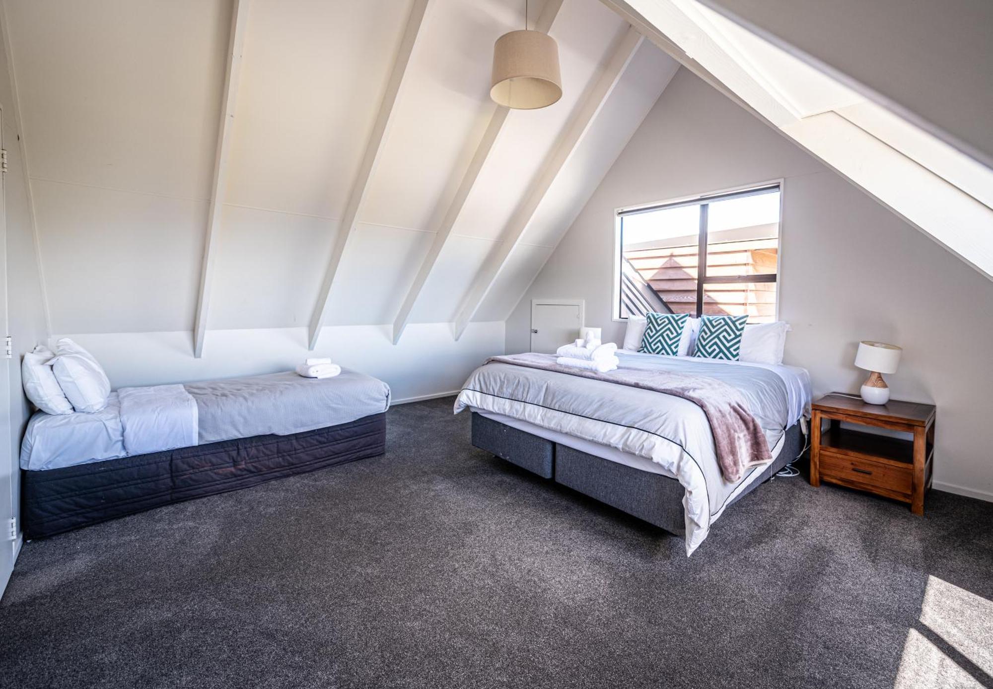 Blue Lake Lodge Lake Tekapo Exterior photo
